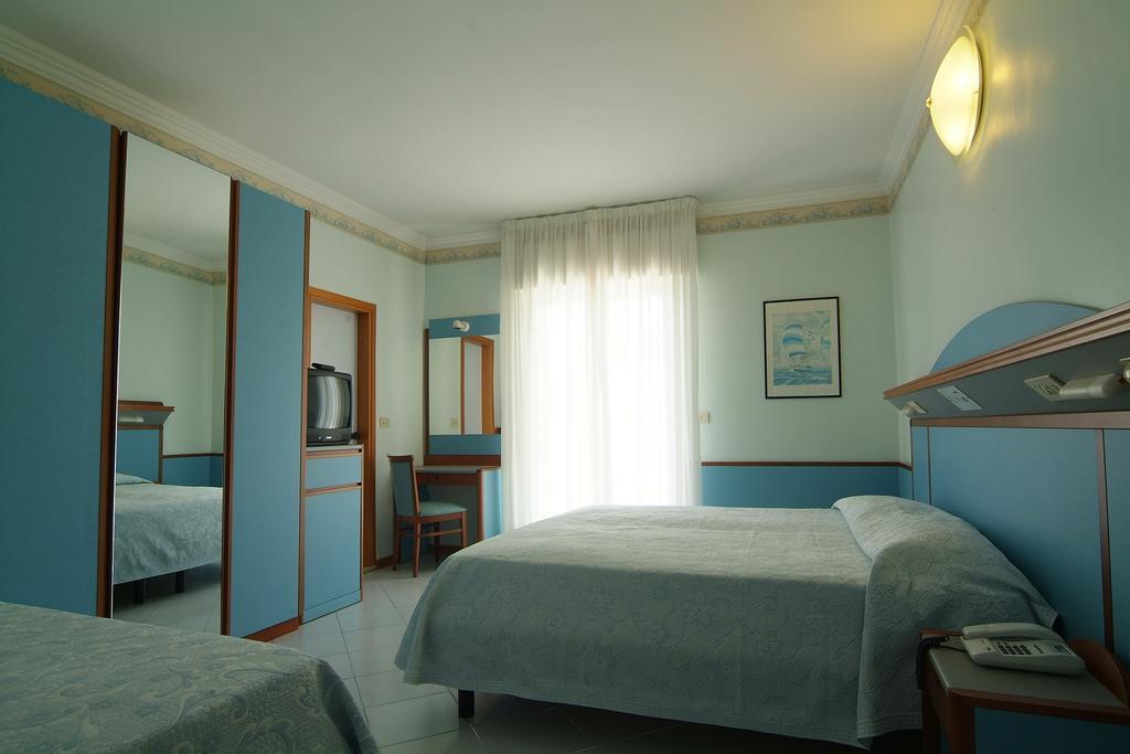 Hotel Arizona Riccione Exterior photo