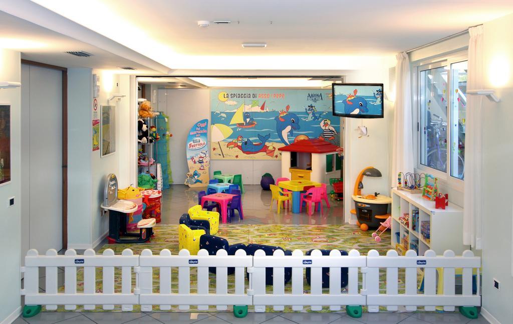 Hotel Arizona Riccione Exterior photo