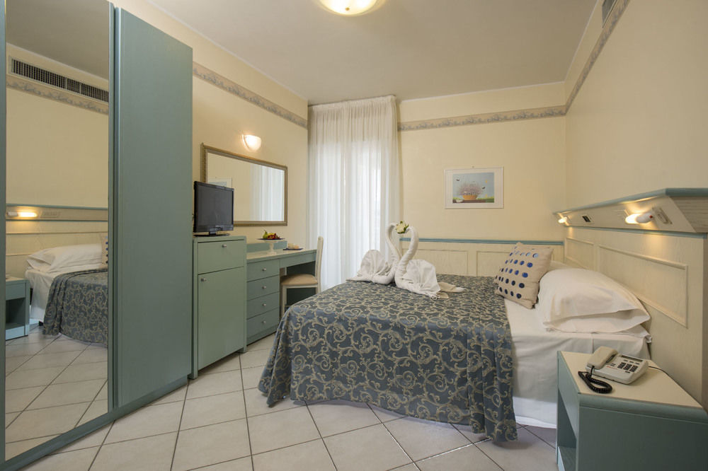 Hotel Arizona Riccione Exterior photo
