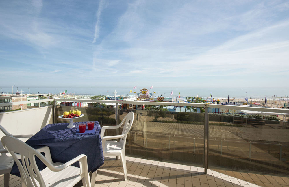 Hotel Arizona Riccione Exterior photo